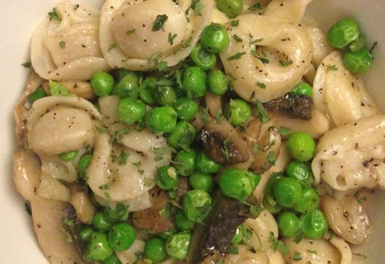 RECIPES – TORTELLINI WITH PEAS AND MUSHROOMS