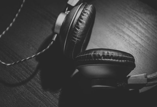 SITUATIONAL MUSIC LISTENING AND THE POWER OF THE “RANDOM” BUTTON